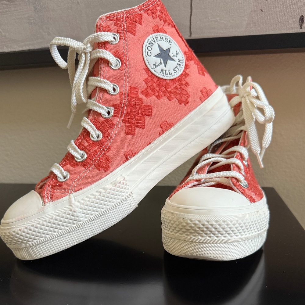 Converse All Star Chuck Taylor Women’s Lift Platform